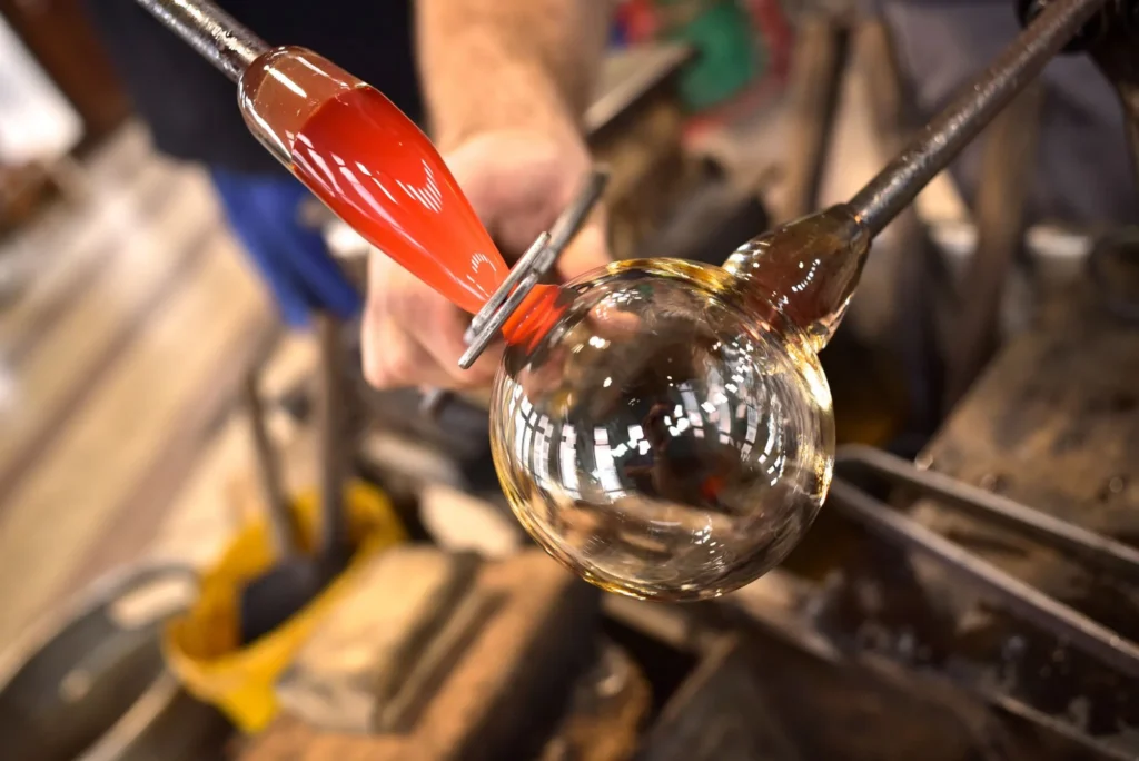 assemblage du verre selon le savoir faire du verre soufflé