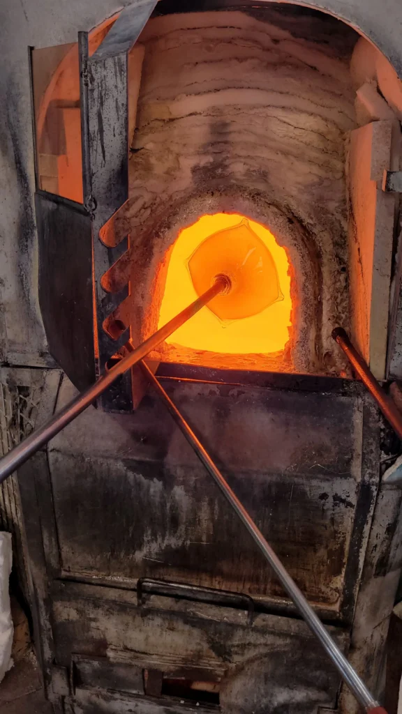 four traditionnel selon le savoir faire du verre soufflé